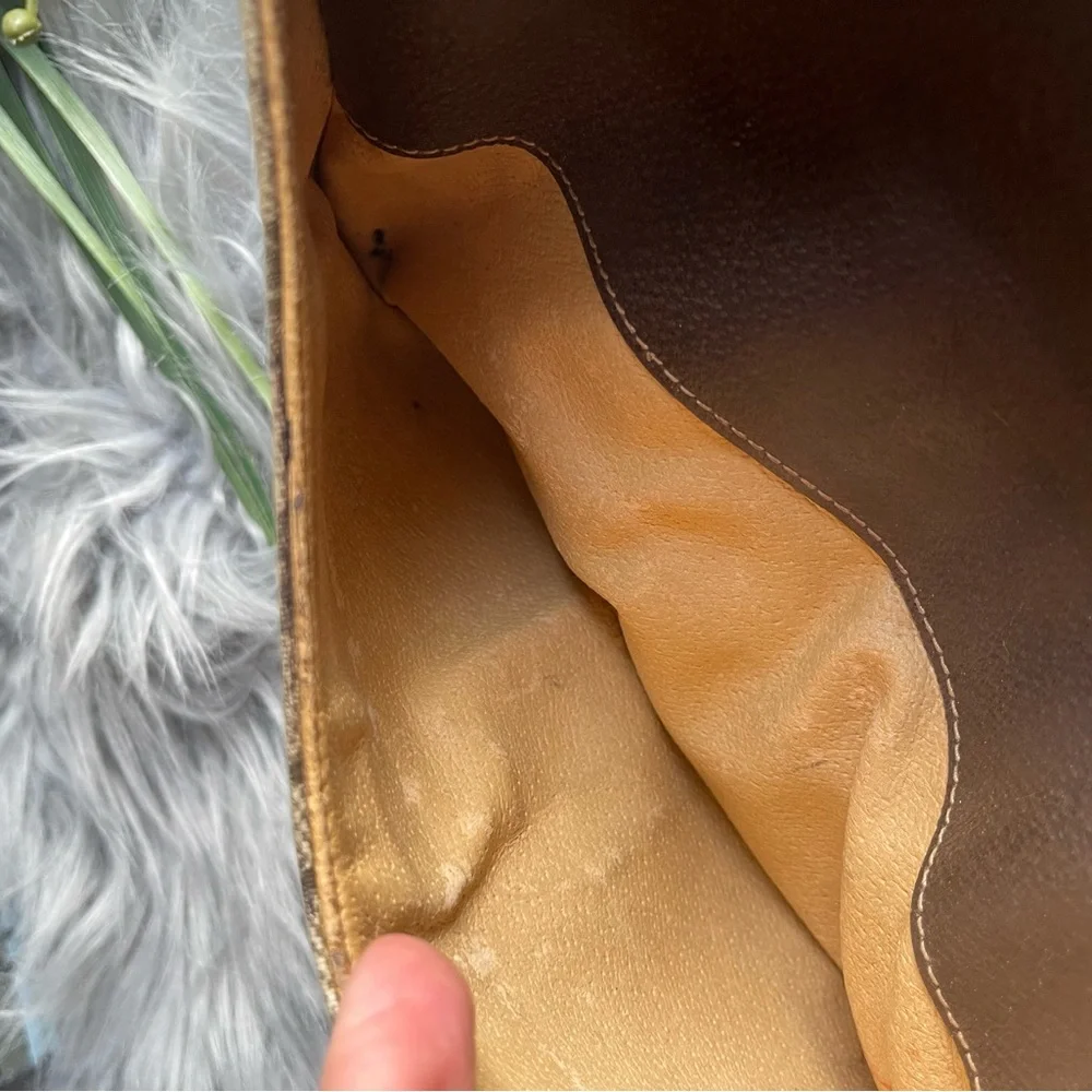 Authentic vintage Gucci web sherry line crossbody bag (001.105.0791) (KLV03) - Picture 9 of 15